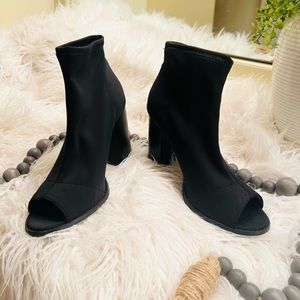 Urban Outfitters sock peep toe block heel 10